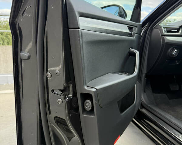 Черный Шкода Суперб, объемом двигателя 1.97 л и пробегом 80 тыс. км за 32999 $, фото 10 на Automoto.ua