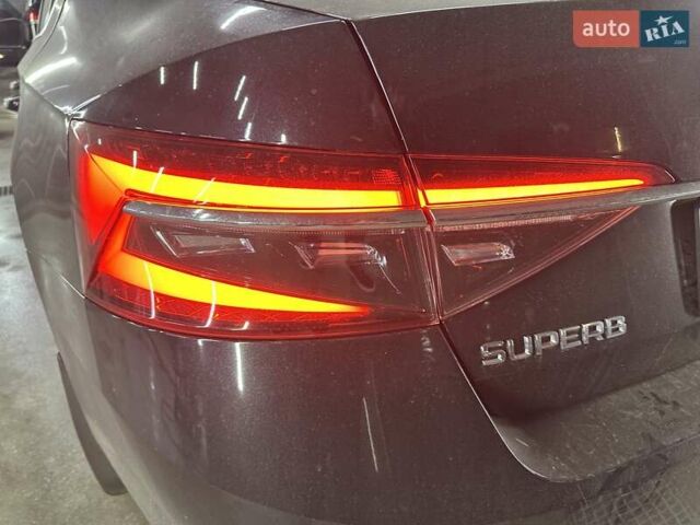 Черный Шкода Суперб, объемом двигателя 2 л и пробегом 92 тыс. км за 29800 $, фото 3 на Automoto.ua