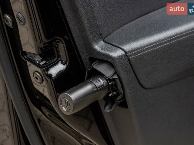 Черный Шкода Суперб, объемом двигателя 1.97 л и пробегом 172 тыс. км за 28100 $, фото 69 на Automoto.ua