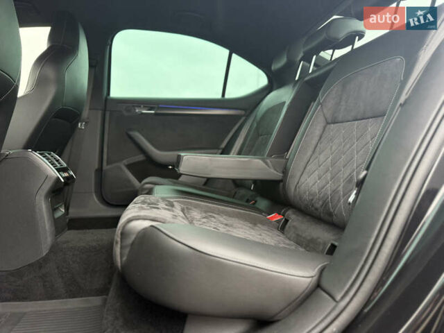 Чорний Шкода Суперб, об'ємом двигуна 2 л та пробігом 115 тис. км за 38700 $, фото 111 на Automoto.ua
