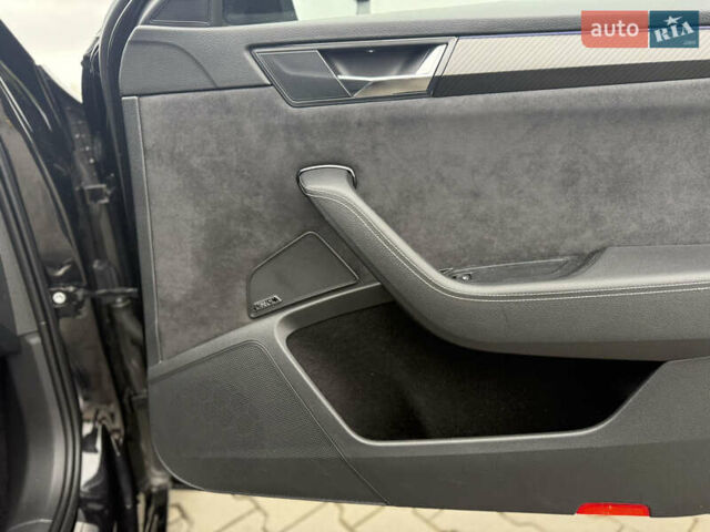 Чорний Шкода Суперб, об'ємом двигуна 2 л та пробігом 115 тис. км за 38700 $, фото 78 на Automoto.ua