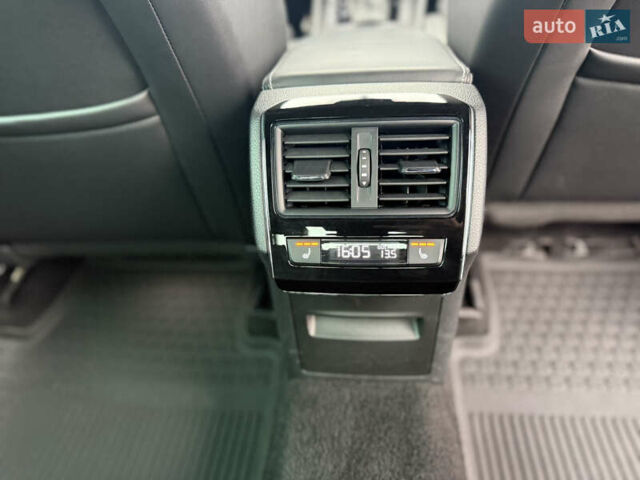 Чорний Шкода Суперб, об'ємом двигуна 2 л та пробігом 115 тис. км за 38700 $, фото 100 на Automoto.ua