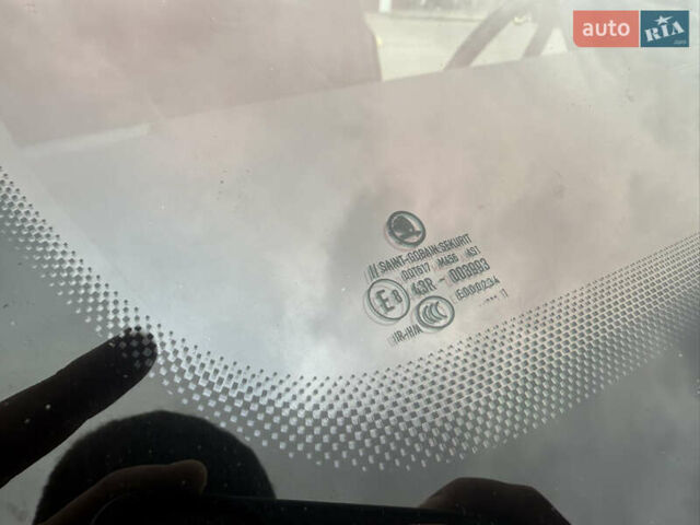 Чорний Шкода Суперб, об'ємом двигуна 2 л та пробігом 115 тис. км за 38700 $, фото 58 на Automoto.ua