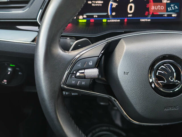 Черный Шкода Суперб, объемом двигателя 1.4 л и пробегом 134 тыс. км за 31999 $, фото 33 на Automoto.ua