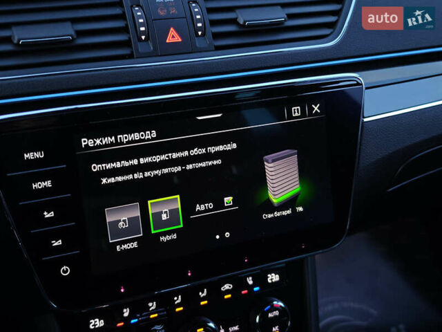 Черный Шкода Суперб, объемом двигателя 1.4 л и пробегом 134 тыс. км за 31999 $, фото 42 на Automoto.ua