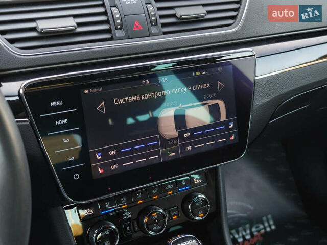 Черный Шкода Суперб, объемом двигателя 1.4 л и пробегом 134 тыс. км за 31999 $, фото 50 на Automoto.ua