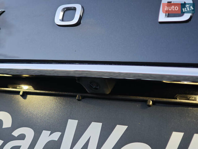 Черный Шкода Суперб, объемом двигателя 1.4 л и пробегом 134 тыс. км за 31999 $, фото 16 на Automoto.ua