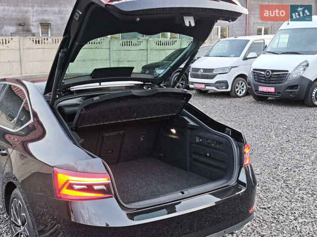 Черный Шкода Суперб, объемом двигателя 1.4 л и пробегом 134 тыс. км за 31999 $, фото 56 на Automoto.ua