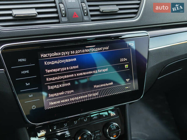 Черный Шкода Суперб, объемом двигателя 1.4 л и пробегом 134 тыс. км за 31999 $, фото 47 на Automoto.ua