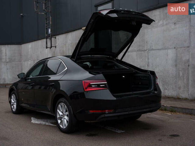 Черный Шкода Суперб, объемом двигателя 1.98 л и пробегом 27 тыс. км за 30000 $, фото 16 на Automoto.ua