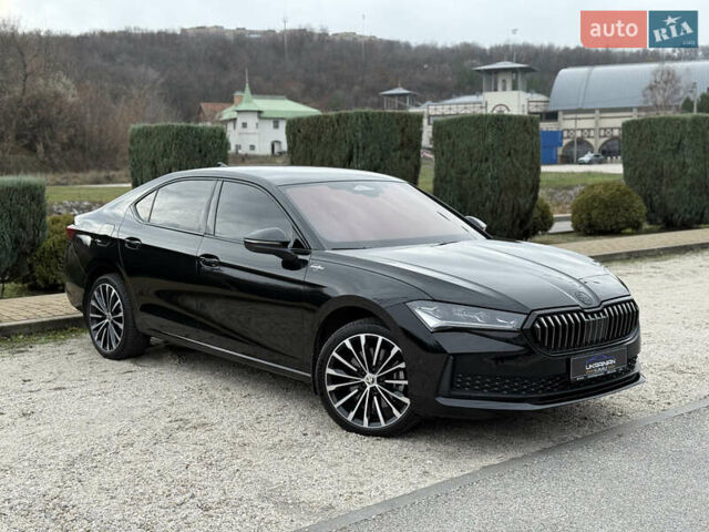 Черный Шкода Суперб, объемом двигателя 1.98 л и пробегом 31 тыс. км за 48300 $, фото 2 на Automoto.ua