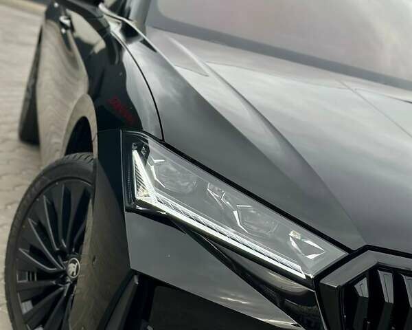 Черный Шкода Суперб, объемом двигателя 1.98 л и пробегом 6 тыс. км за 55555 $, фото 13 на Automoto.ua