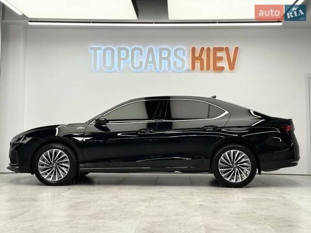 Черный Шкода Суперб, объемом двигателя 1.98 л и пробегом 1 тыс. км за 59999 $, фото 4 на Automoto.ua