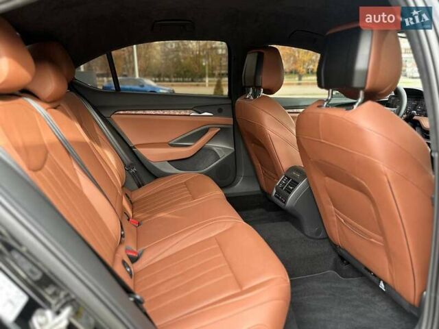 Черный Шкода Суперб, объемом двигателя 1.98 л и пробегом 6 тыс. км за 55555 $, фото 62 на Automoto.ua