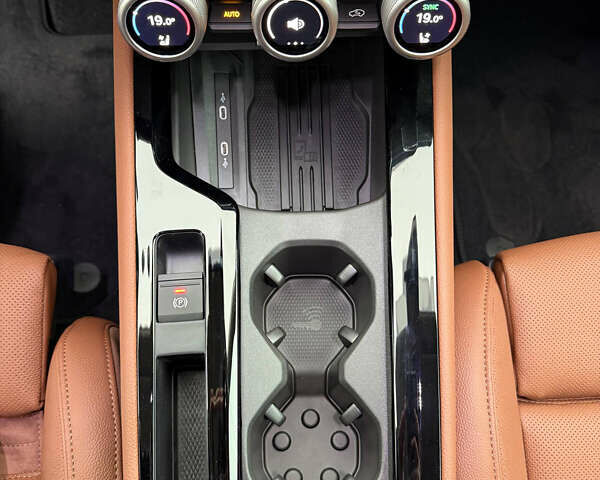 Чорний Шкода Суперб, об'ємом двигуна 1.97 л та пробігом 1 тис. км за 54700 $, фото 15 на Automoto.ua