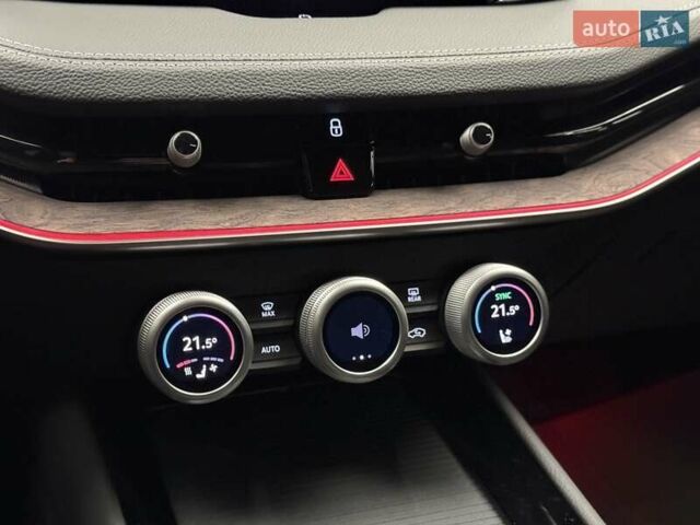 Черный Шкода Суперб, объемом двигателя 1.98 л и пробегом 1 тыс. км за 59999 $, фото 87 на Automoto.ua