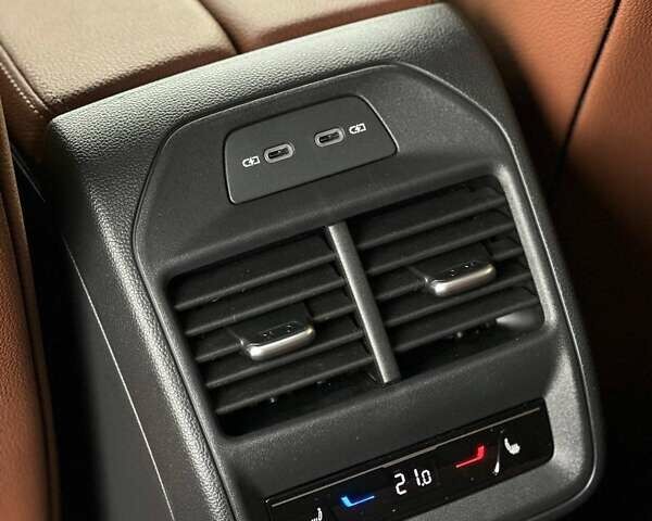 Черный Шкода Суперб, объемом двигателя 1.98 л и пробегом 6 тыс. км за 55555 $, фото 69 на Automoto.ua