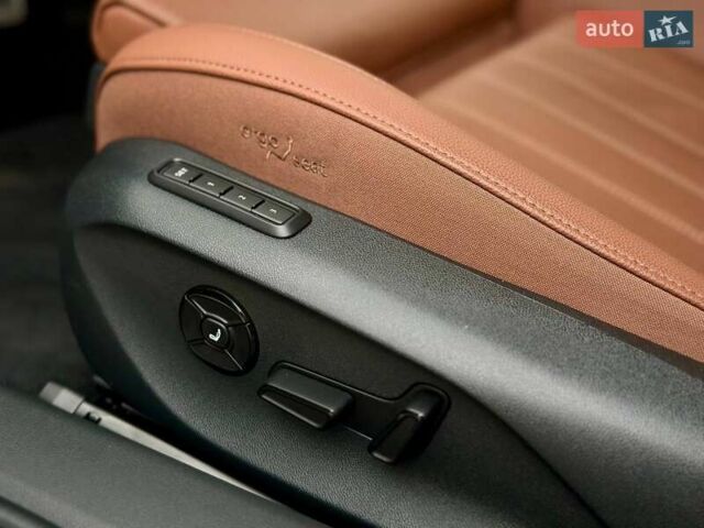 Черный Шкода Суперб, объемом двигателя 1.98 л и пробегом 6 тыс. км за 55555 $, фото 35 на Automoto.ua