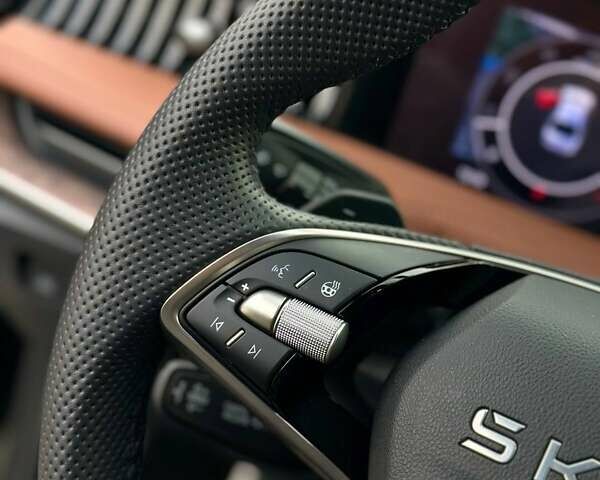 Черный Шкода Суперб, объемом двигателя 1.98 л и пробегом 6 тыс. км за 55555 $, фото 40 на Automoto.ua