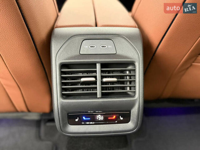 Чорний Шкода Суперб, об'ємом двигуна 1.97 л та пробігом 1 тис. км за 54700 $, фото 16 на Automoto.ua