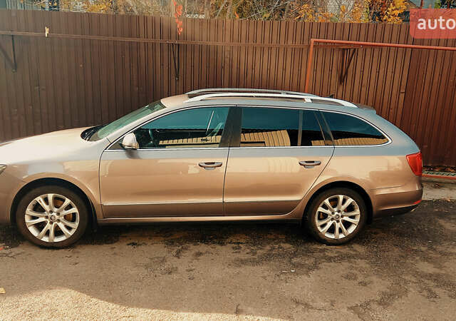 Шкода Суперб 2014 у Києві на Automoto.ua Фіолетовий Шкода Суперб, об'ємом двигуна 1.8 л та пробігом 240 тис. км за 11900 $, фото 3 на Automoto.ua