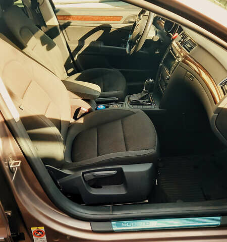 Шкода Суперб 2014 у Києві на Automoto.ua Фіолетовий Шкода Суперб, об'ємом двигуна 1.8 л та пробігом 240 тис. км за 11900 $, фото 11 на Automoto.ua