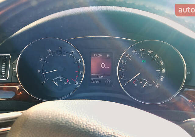 Шкода Суперб 2014 у Києві на Automoto.ua Фіолетовий Шкода Суперб, об'ємом двигуна 1.8 л та пробігом 240 тис. км за 11900 $, фото 9 на Automoto.ua