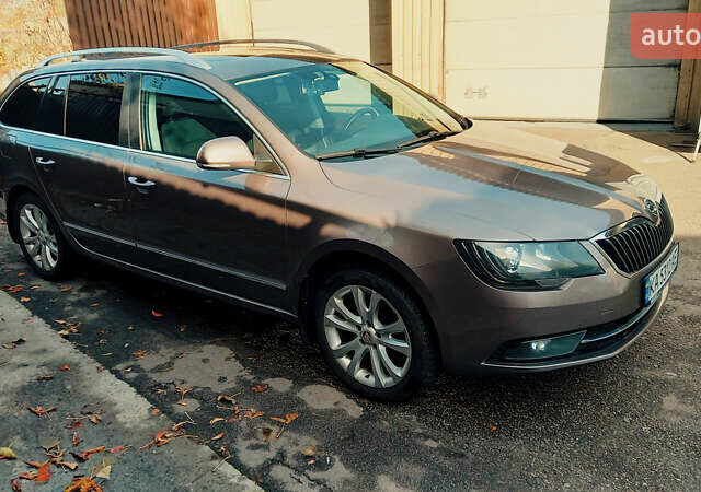 Шкода Суперб 2014 у Києві на Automoto.ua Фіолетовий Шкода Суперб, об'ємом двигуна 1.8 л та пробігом 240 тис. км за 11900 $, фото 6 на Automoto.ua