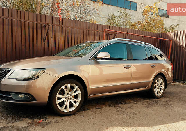 Шкода Суперб 2014 у Києві на Automoto.ua Фіолетовий Шкода Суперб, об'ємом двигуна 1.8 л та пробігом 240 тис. км за 11900 $, фото 4 на Automoto.ua