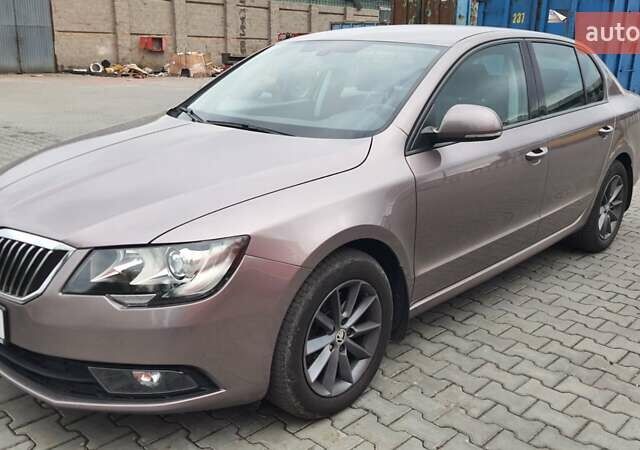 Фиолетовый Шкода Суперб, объемом двигателя 2 л и пробегом 208 тыс. км за 11500 $, фото 8 на Automoto.ua