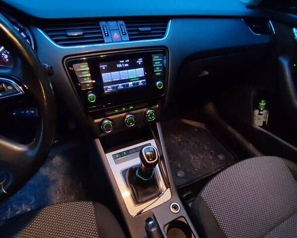 Фиолетовый Шкода Суперб, объемом двигателя 1.8 л и пробегом 240 тыс. км за 8900 $, фото 13 на Automoto.ua