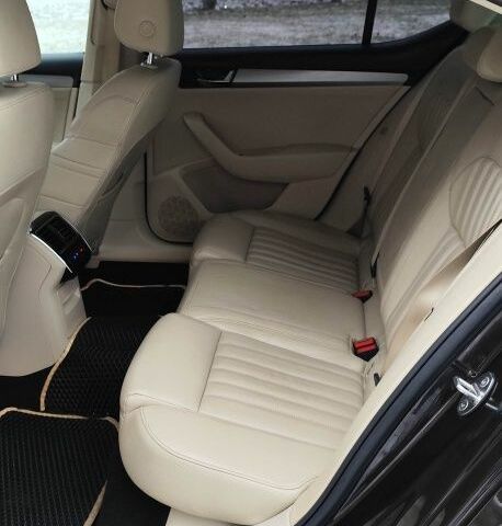 Коричневый Шкода Суперб, объемом двигателя 1.6 л и пробегом 260 тыс. км за 16000 $, фото 4 на Automoto.ua