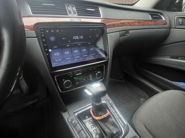 Коричневый Шкода Суперб, объемом двигателя 0 л и пробегом 290 тыс. км за 9900 $, фото 4 на Automoto.ua