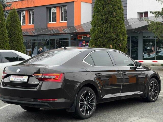 Коричневий Шкода Суперб, об'ємом двигуна 2 л та пробігом 200 тис. км за 19700 $, фото 15 на Automoto.ua