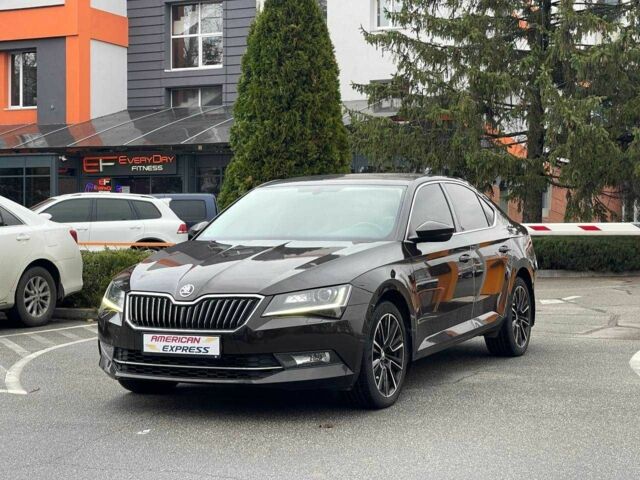 Коричневий Шкода Суперб, об'ємом двигуна 2 л та пробігом 200 тис. км за 19700 $, фото 2 на Automoto.ua