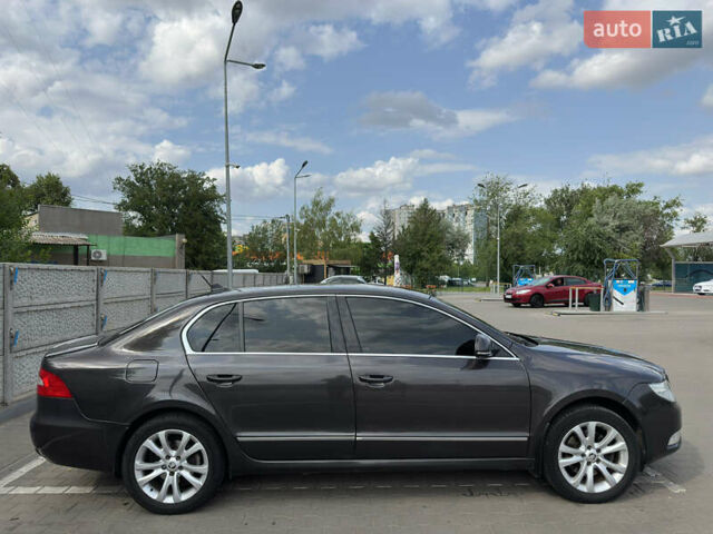 Коричневый Шкода Суперб, объемом двигателя 1.8 л и пробегом 280 тыс. км за 8350 $, фото 2 на Automoto.ua