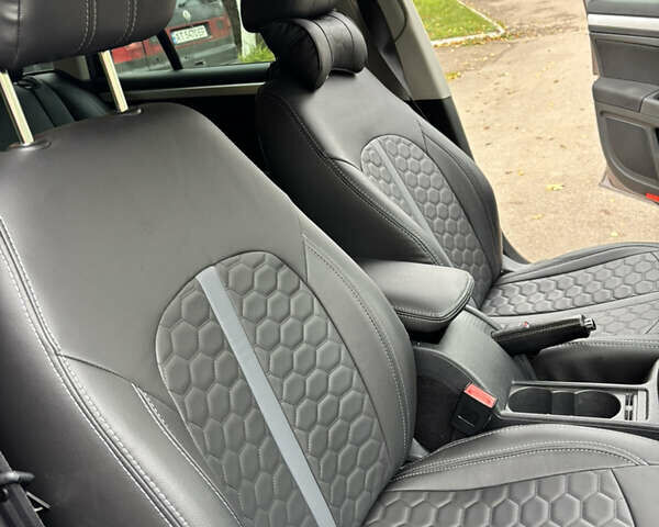 Коричневый Шкода Суперб, объемом двигателя 1.8 л и пробегом 255 тыс. км за 8500 $, фото 19 на Automoto.ua