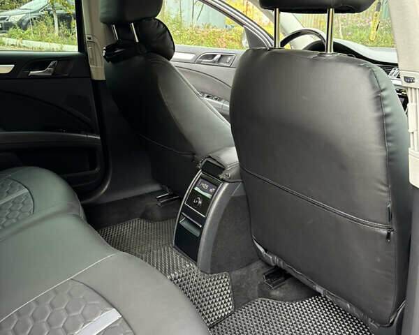 Коричневый Шкода Суперб, объемом двигателя 1.8 л и пробегом 255 тыс. км за 8500 $, фото 18 на Automoto.ua