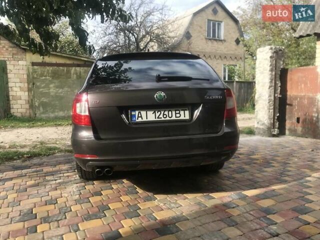 Коричневий Шкода Суперб, об'ємом двигуна 2 л та пробігом 238 тис. км за 11000 $, фото 1 на Automoto.ua