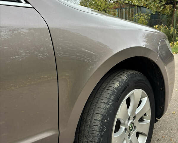 Коричневый Шкода Суперб, объемом двигателя 1.8 л и пробегом 255 тыс. км за 8500 $, фото 10 на Automoto.ua