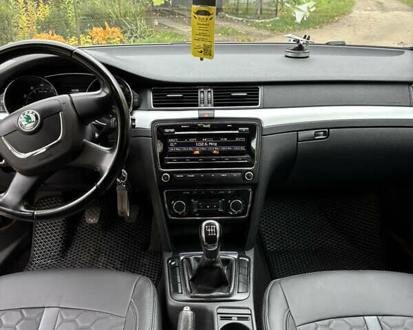 Коричневый Шкода Суперб, объемом двигателя 1.8 л и пробегом 255 тыс. км за 8500 $, фото 21 на Automoto.ua