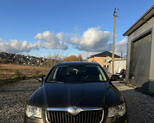 Коричневий Шкода Суперб, об'ємом двигуна 2 л та пробігом 233 тис. км за 10500 $, фото 2 на Automoto.ua