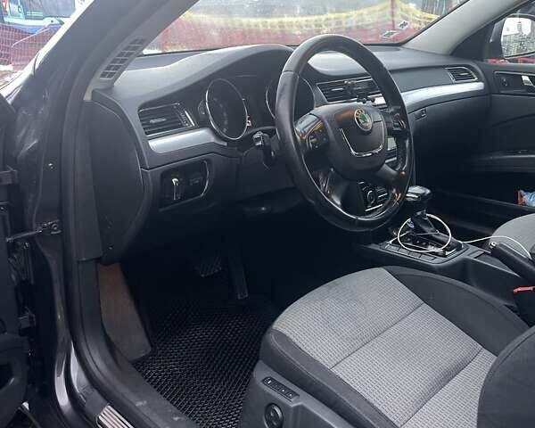 Шкода Суперб 2011 у Ужгороді на Automoto.ua Коричневий Шкода Суперб, об'ємом двигуна 1.97 л та пробігом 512 тис. км за 9500 $, фото 7 на Automoto.ua