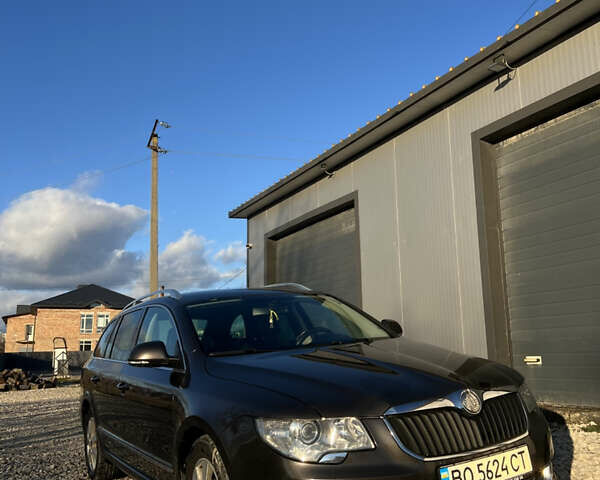 Коричневий Шкода Суперб, об'ємом двигуна 2 л та пробігом 233 тис. км за 10500 $, фото 1 на Automoto.ua