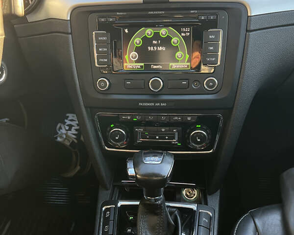 Коричневий Шкода Суперб, об'ємом двигуна 2 л та пробігом 233 тис. км за 10500 $, фото 12 на Automoto.ua