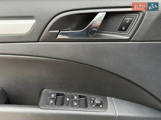 Коричневий Шкода Суперб, об'ємом двигуна 1.6 л та пробігом 280 тис. км за 8300 $, фото 59 на Automoto.ua