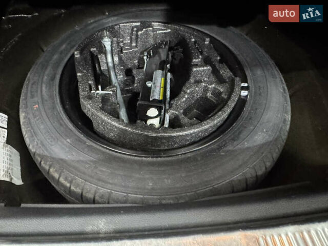 Коричневый Шкода Суперб, объемом двигателя 2 л и пробегом 240 тыс. км за 13200 $, фото 73 на Automoto.ua