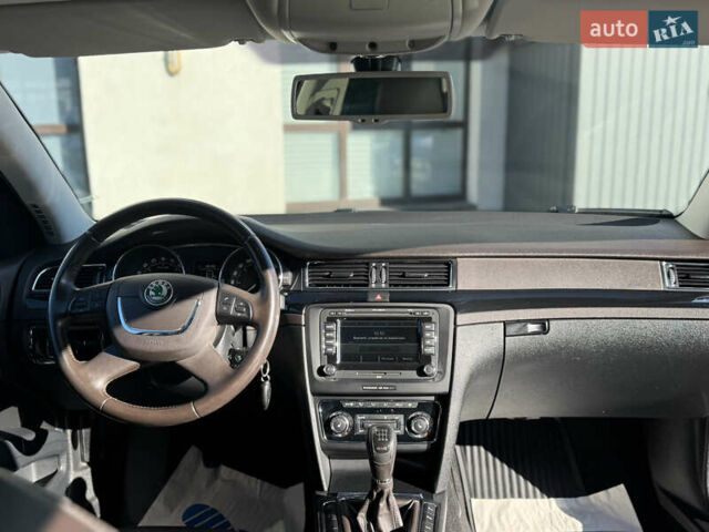 Коричневый Шкода Суперб, объемом двигателя 2 л и пробегом 240 тыс. км за 13200 $, фото 33 на Automoto.ua