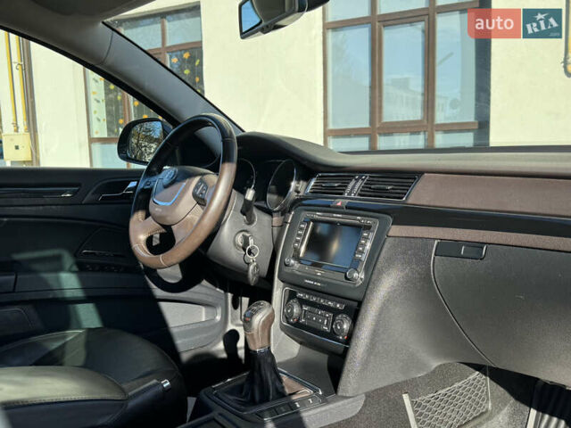 Коричневый Шкода Суперб, объемом двигателя 2 л и пробегом 240 тыс. км за 13200 $, фото 29 на Automoto.ua