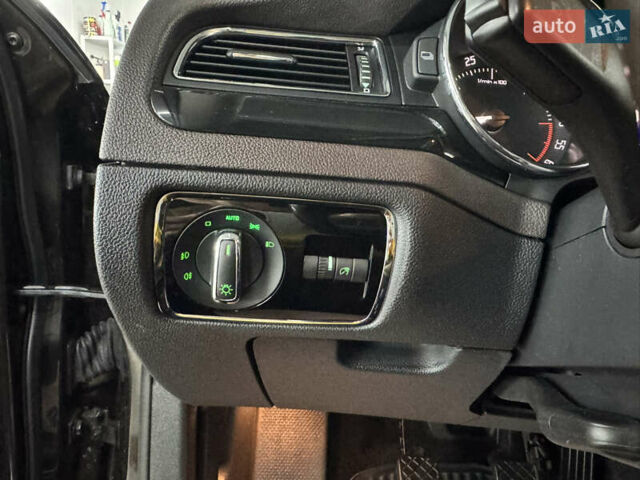 Коричневый Шкода Суперб, объемом двигателя 2 л и пробегом 240 тыс. км за 13200 $, фото 46 на Automoto.ua